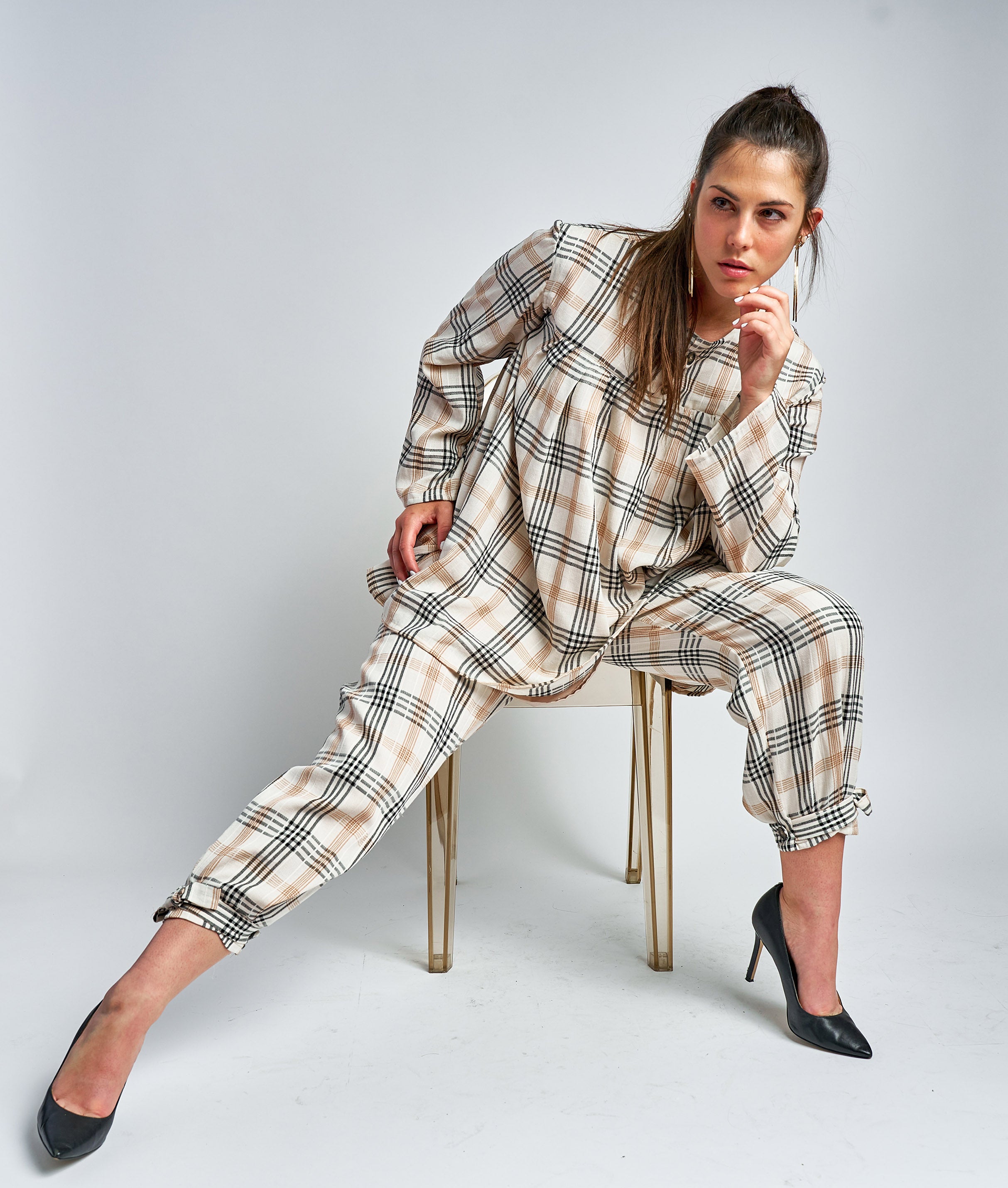 Women’s Tops | Relaxed fit pleated plaid top | Lifestyle shot 2 | Emily Westenberger