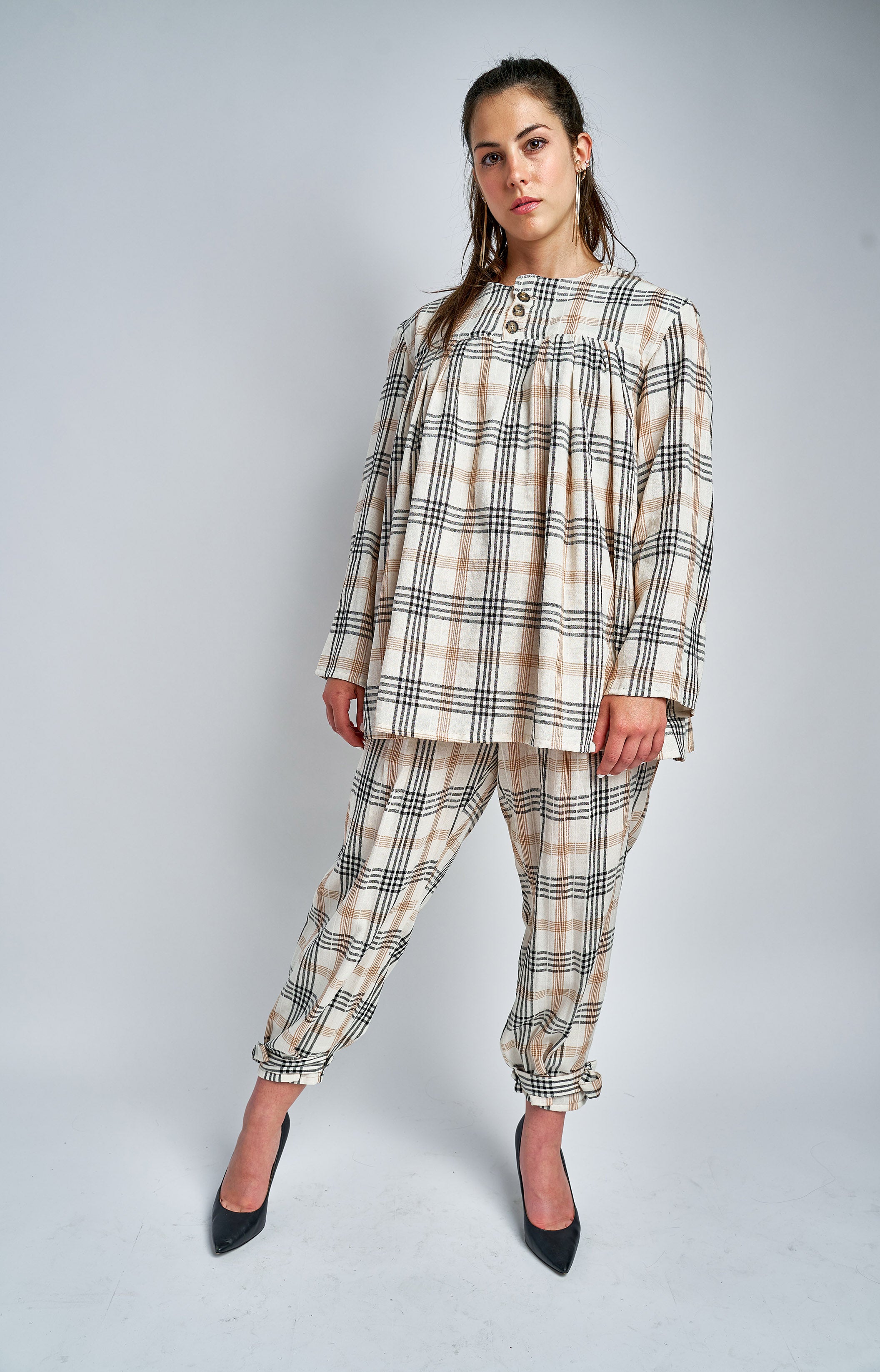 Women’s Tops | Relaxed fit pleated plaid top | Front view | Emily Westenberger)
